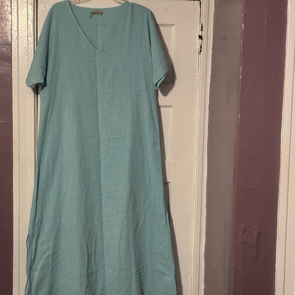 Nomad Soft Blue V-Neck Top - Picture 2 of 11